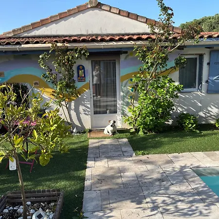 Maisonnette Tres Agreable Sur Jardin Vue Piscine *